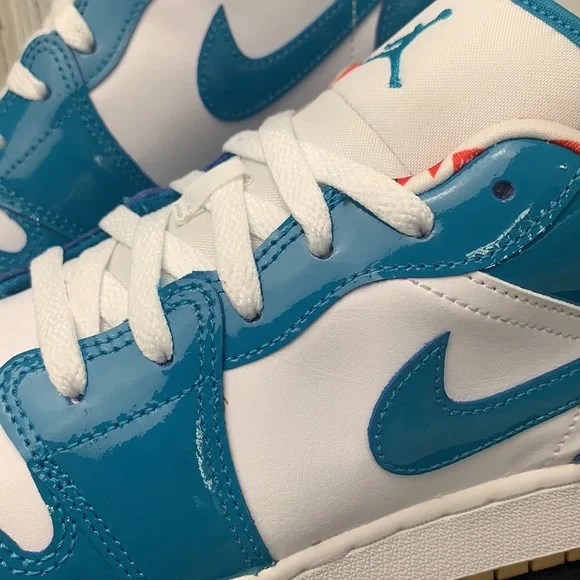 Air Jordan 1 Low Cyber Teal - Picture 2 of 6